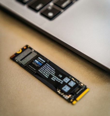samsung memory m587inp07os unsplash